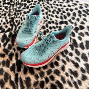 Hoka Clifton 8’s